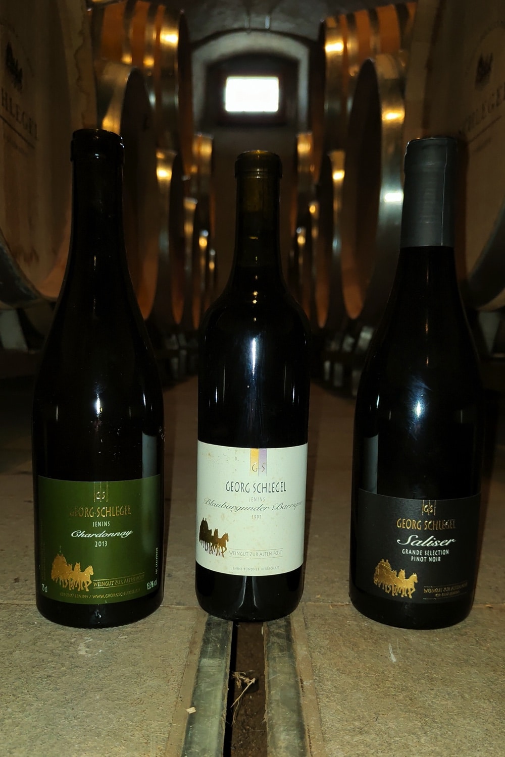 Schlegel Pinot Noir Saliser Grande Selection 2015, Schlegel Blauburgunder Barrique 1997, Schlegel Chardonnay Classic 2013: die Weinclub-Schatzkammer Nummer 8.